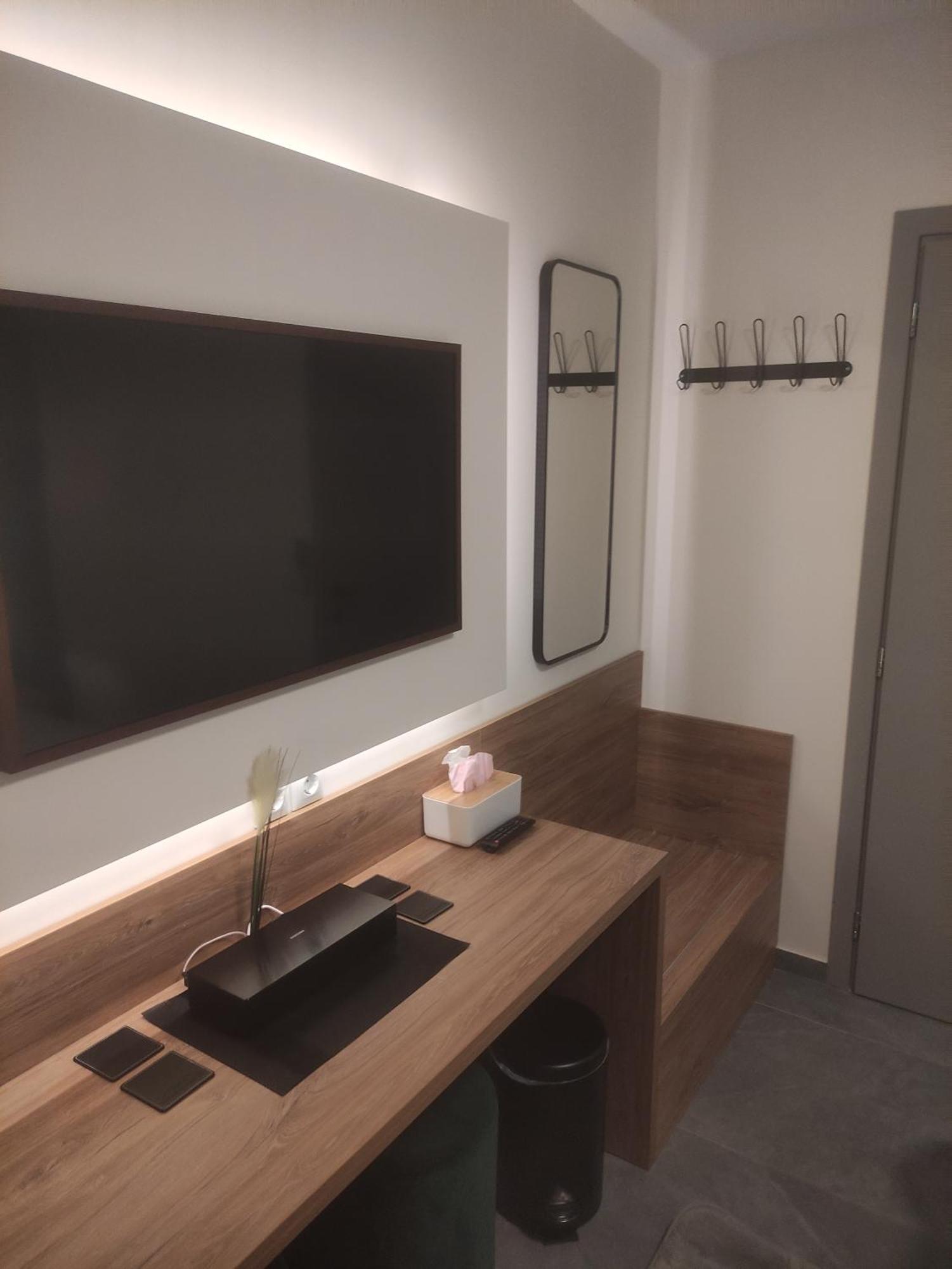 Iqoqo Hotels - Luxury Suites Ioannina Exterior foto